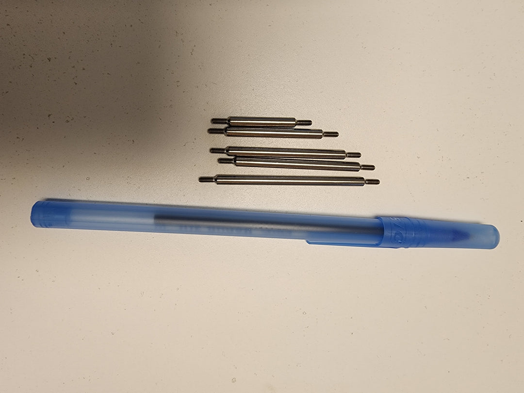 Dlux 1/8" M2 Threaded Titanium links