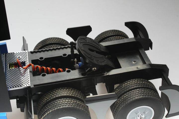 Diecast Masters 1/16th Scale Freightliner Cascadia Raised Roof Sleeper Cab